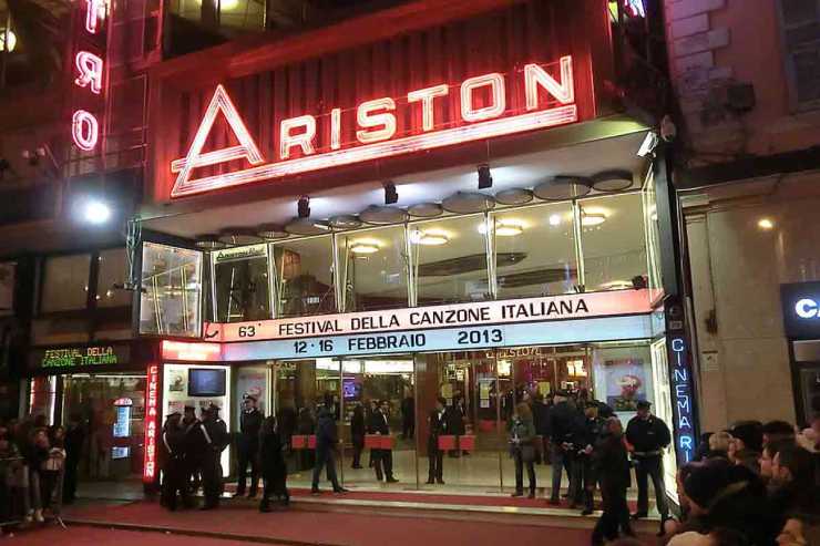 Il teatro Ariston di Sanremo è uno dei simboli per eccellenza della musica italiana