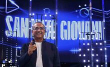Carlo Conti durante la conferenza stampa di presentazione di Sanremo Giovani